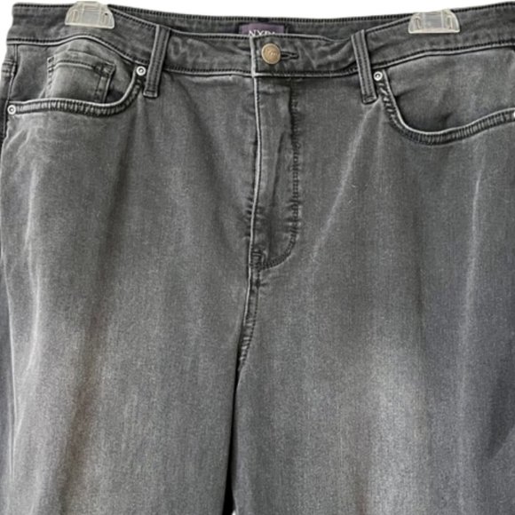 NYDJ Ami Skinny Lift Tuck Jeans High Rise in Gilt (Black Wash) - 16 - Picture 5 of 11